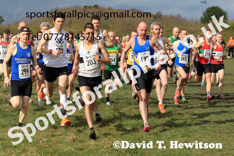Men 35 to 60 in the 2023 BMAF Cross Country Champs., Wallsend. Photo: David T. Hewitson/Sports for All Pics